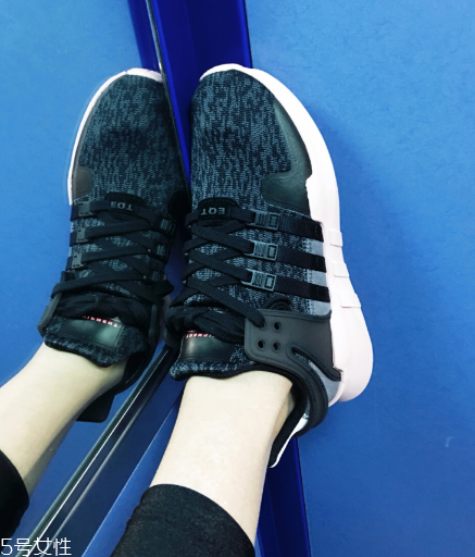 阿迪達斯有加絨鞋嗎？冬天也能穿的運動鞋