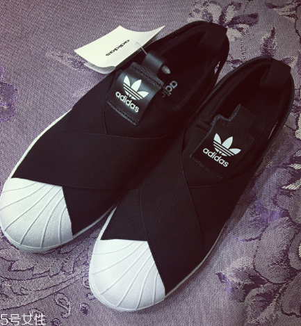 阿迪達斯有40.5碼嗎？阿迪達斯鞋碼這樣挑