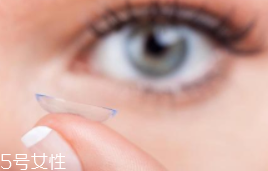 軟性隱形眼鏡人人都能戴嗎？糖友不能戴