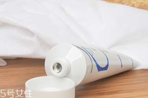 embryolisse妝前乳怎么用？