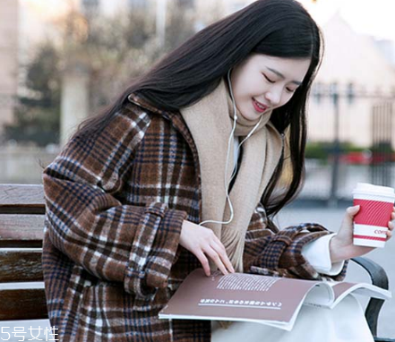 格子大衣適合什么人穿？經(jīng)典格紋永不過時