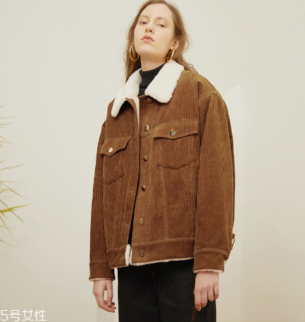 羊羔毛外套適合幾度穿？變身酷girl全靠它