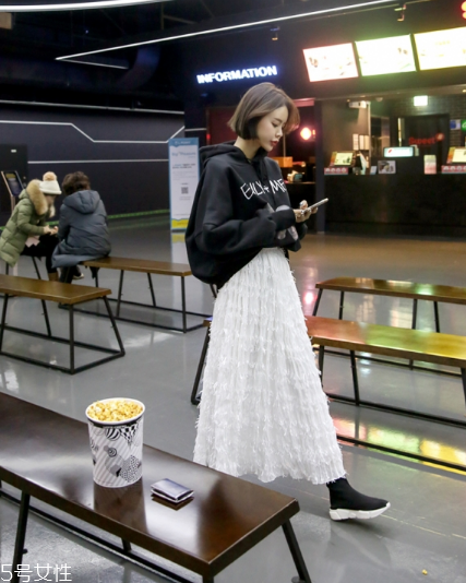 o型腿穿什么裙子好看？美美長裙才撩人