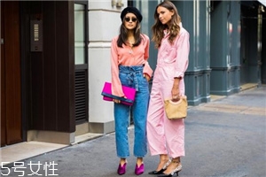 牛仔褲配什么毛衣好看？時(shí)髦復(fù)古風(fēng)女王穿搭