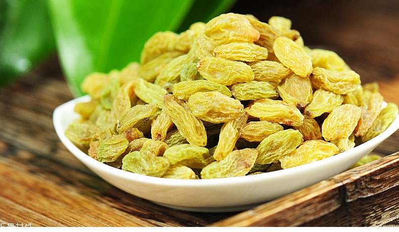 糖尿病人一次最多吃多少葡萄干 10粒以內(nèi)即可 糖尿病人一次最多吃多少葡萄干 10粒以內(nèi)即可