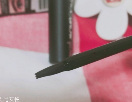 染眉膏可以持續(xù)多久？一天都不會(huì)暈妝的小秘密