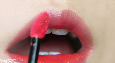 唇釉是什么東西？俗稱液體口紅