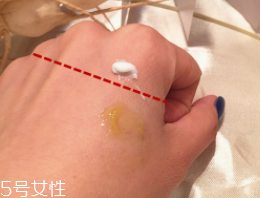 CPB晶致眼霜油不油？水油科學(xué)配比