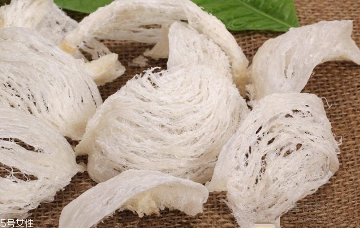 燉燕窩化水了還有營(yíng)養(yǎng)嗎 燉的時(shí)間不能太長(zhǎng) 燉燕窩化水了還有營(yíng)養(yǎng)嗎 燉的時(shí)間不能太長(zhǎng)