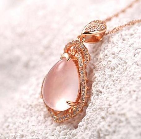 芙蓉石是粉水晶嗎？原來它們是這樣的關(guān)系