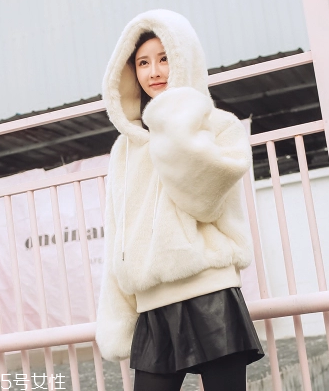 衛(wèi)衣怎么穿顯腿長？教你穿出大長腿