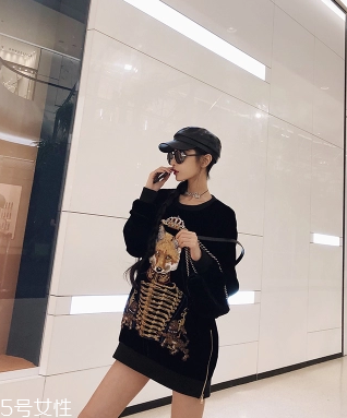 衛(wèi)衣怎么穿顯腿長？教你穿出大長腿