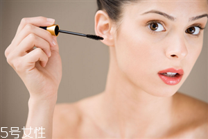 防水睫毛膏哪個牌子好用？出門約會必備神器