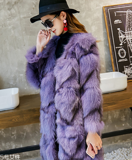皮草會(huì)越穿越大嗎？皮草尺碼要這樣選
