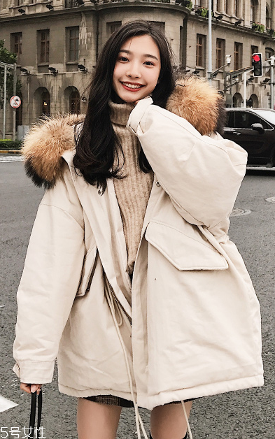 大毛領(lǐng)怎么打理？大毛領(lǐng)帶你度過溫暖冬季