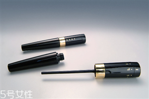 睫毛膏能帶上飛機(jī)嗎？睫毛膏需要單獨(dú)卸妝