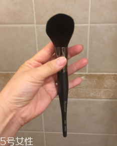 散粉刷該如何清洗？勿用堿性洗滌劑