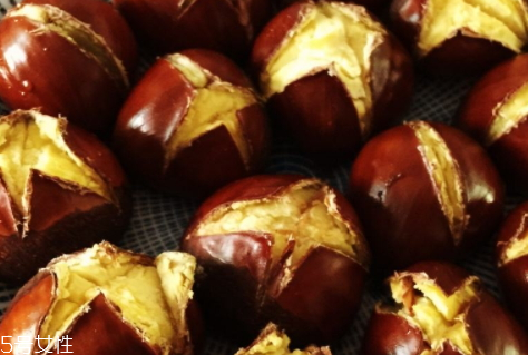 烤箱烤板栗會(huì)爆炸嗎 防止爆炸的小技巧 烤箱烤板栗會(huì)爆炸嗎 防止爆炸的小技巧
