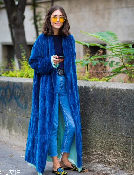 藍(lán)色皮草怎么搭配？盡顯高貴迷人氣質(zhì)