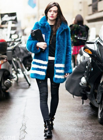 藍(lán)色皮草怎么搭配？盡顯高貴迷人氣質(zhì)