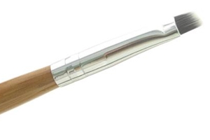 新買的眉粉刷有騷味是怎么回事？羊毛質(zhì)地正?，F(xiàn)象