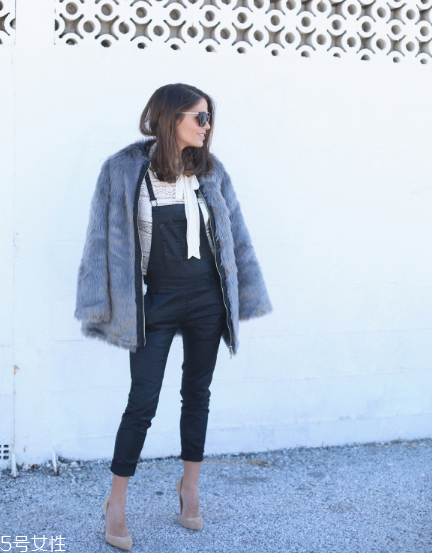 灰色皮草怎么搭配？這樣就能輕松駕馭
