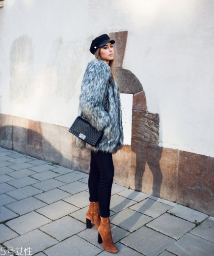 灰色皮草怎么搭配？這樣就能輕松駕馭