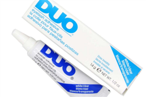 假睫毛膠水過(guò)敏怎么辦？貼假睫毛的小技巧