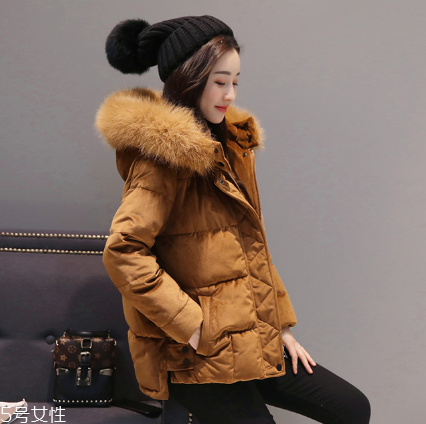 小個(gè)子女生適合什么款式棉服？打造冬日浪漫情緣