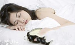 哪些人不能朝左睡覺？有心病人群