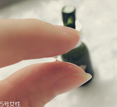 LA MER修護(hù)精華露孕媽能用嗎？適合產(chǎn)后去皺