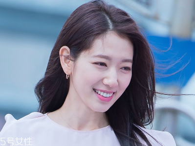 雙眼皮貼哪個(gè)牌子好？雙眼皮貼這樣貼最好看