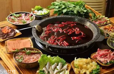 一頓火鍋等于10碗米飯嗎 火鍋熱量大 一頓火鍋等于10碗米飯嗎 火鍋熱量大