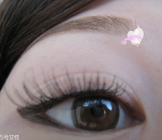 雙眼皮貼哪個(gè)牌子好？雙眼皮貼這樣貼最好看