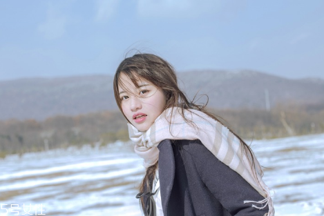 睫毛增長(zhǎng)液可以用于眉毛嗎？睫毛增長(zhǎng)液還可以涂頭發(fā)