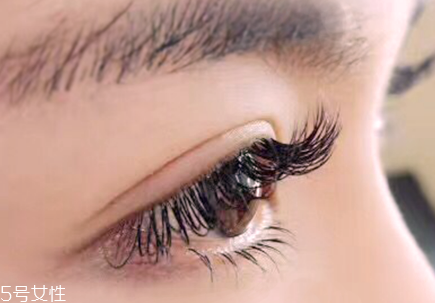 睫毛老是掉是怎么回事？睫毛剪了不會變長