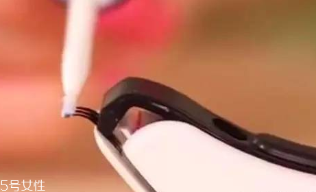 睫毛訂書機是什么？這十款睫毛膏讓你輕松放大雙眼