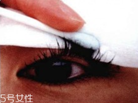 睫毛訂書機是什么？這十款睫毛膏讓你輕松放大雙眼