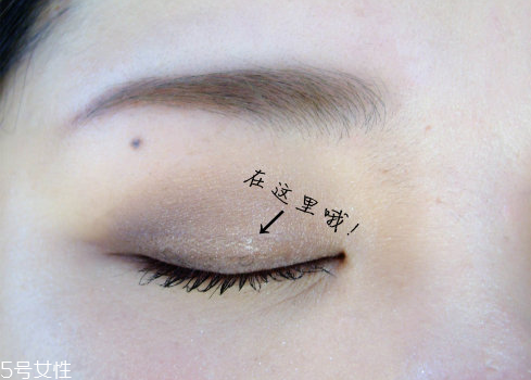 蕾絲雙眼皮貼先化妝嗎？蕾絲雙眼皮貼怎這樣用