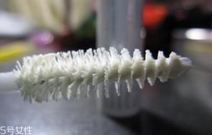 睫毛增長液哪個(gè)牌子效果好？增長眼睫毛的有效方法