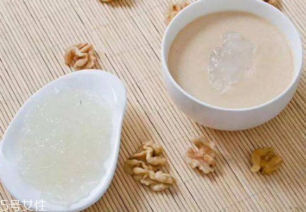 燉燕窩化水了還有營(yíng)養(yǎng)嗎 燉的時(shí)間不能太長(zhǎng) 燉燕窩化水了還有營(yíng)養(yǎng)嗎 燉的時(shí)間不能太長(zhǎng)