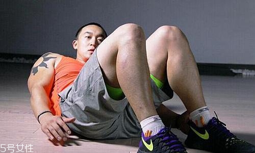 怎么預防卷腹時脖子疼 謹記兩個要領(lǐng)