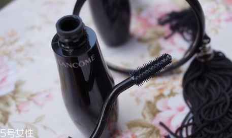 睫毛膏作用是什么？不同款型睫毛膏推薦