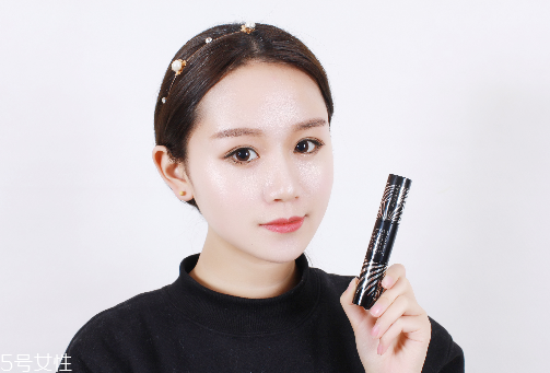 睫毛膏能帶上飛機(jī)嗎？睫毛膏需要單獨(dú)卸妝