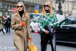 黑色高領(lǐng)毛衣怎么搭配？混搭出時(shí)髦著裝