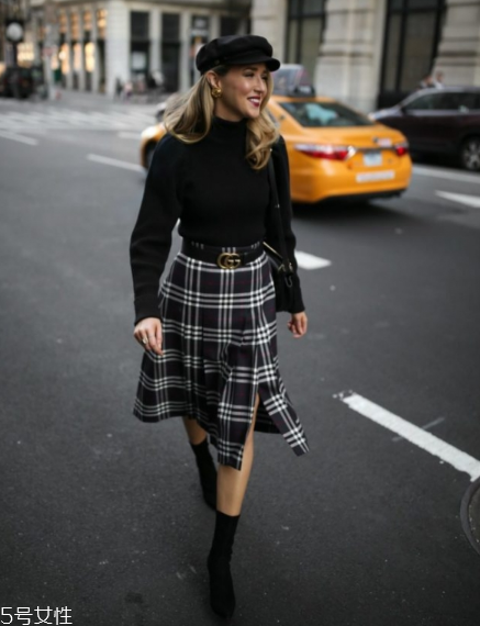 黑色高領(lǐng)毛衣怎么搭配？混搭出時(shí)髦著裝