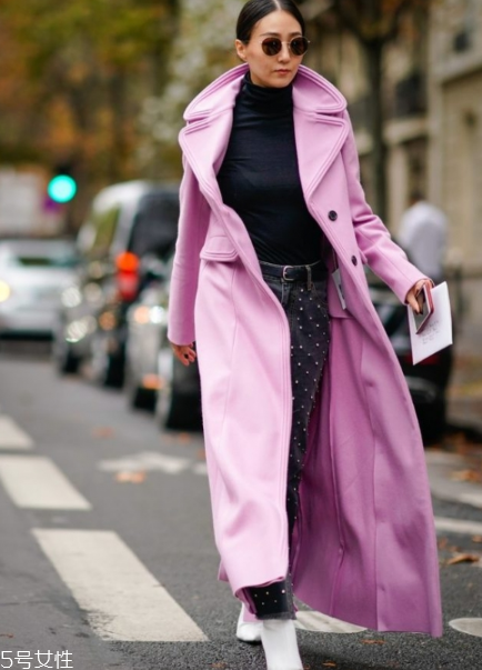 黑色高領(lǐng)毛衣怎么搭配？混搭出時(shí)髦著裝