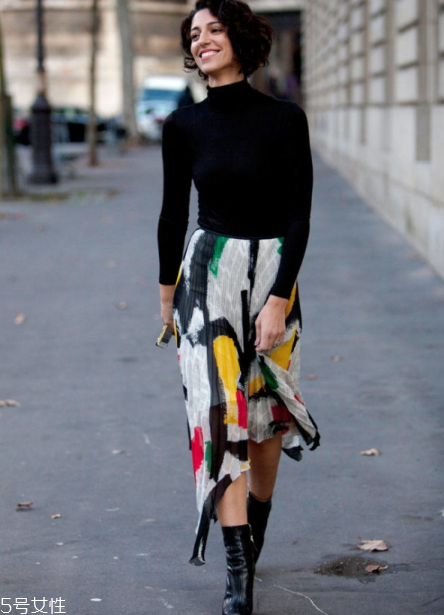 黑色高領(lǐng)毛衣怎么搭配？混搭出時(shí)髦著裝