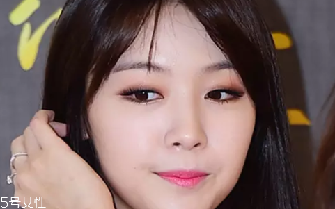 單眼皮眼妝雷區(qū)有哪些？切忌濃妝艷抹