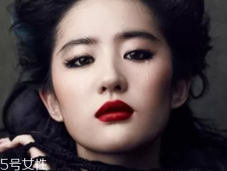 鵝蛋臉適合什么妝容？不適合濃妝